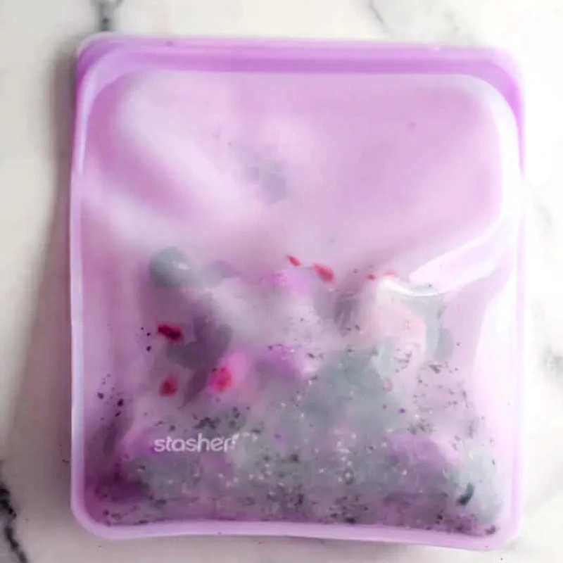 Smoothie Bags 8 freezing smoothies in ziplock bags