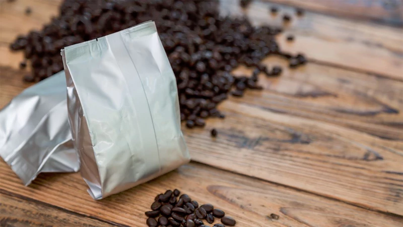 Can You Freeze Roasted Coffee Beans? The Ultimate Guide for Coffee Lovers 4 Aluminum film coffee bag