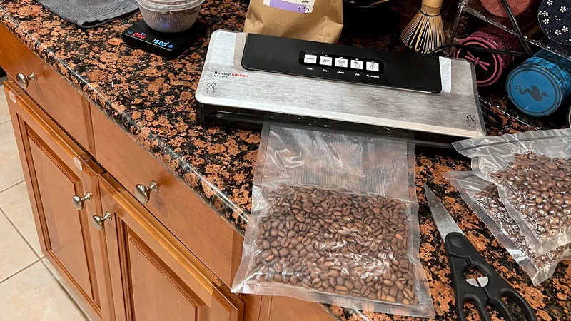Can You Vacuum Seal Coffee Beans: The Ultimate Guide in 2025 1 vacuum sealing machine